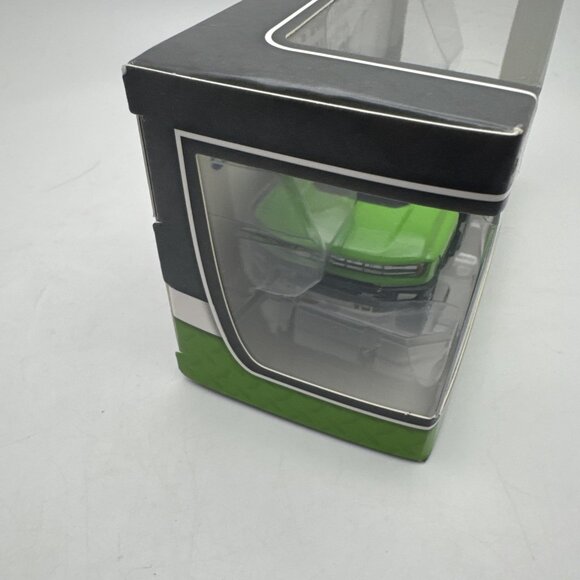 Die Cast 2024 GMC Hummer EV 1:48 Scale in Lime Green - Picture 3 of 4